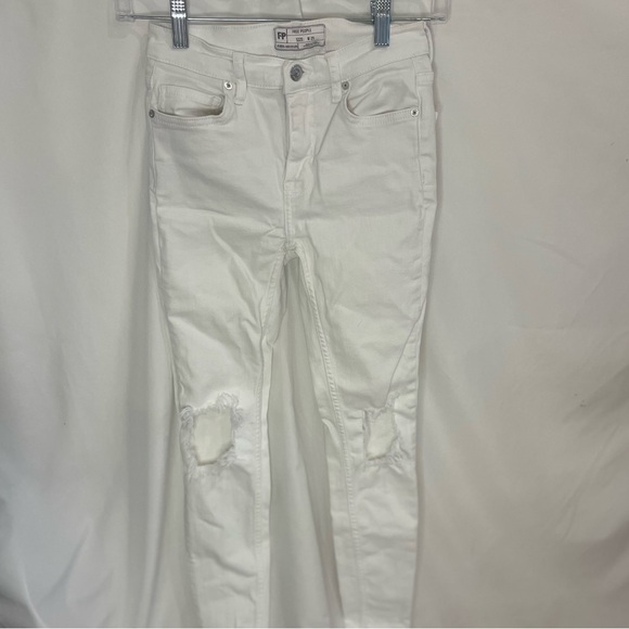 FREE PEOPLE Womens Size 25 White Jeans Skinny Leg distressed - Picture 7 of 13